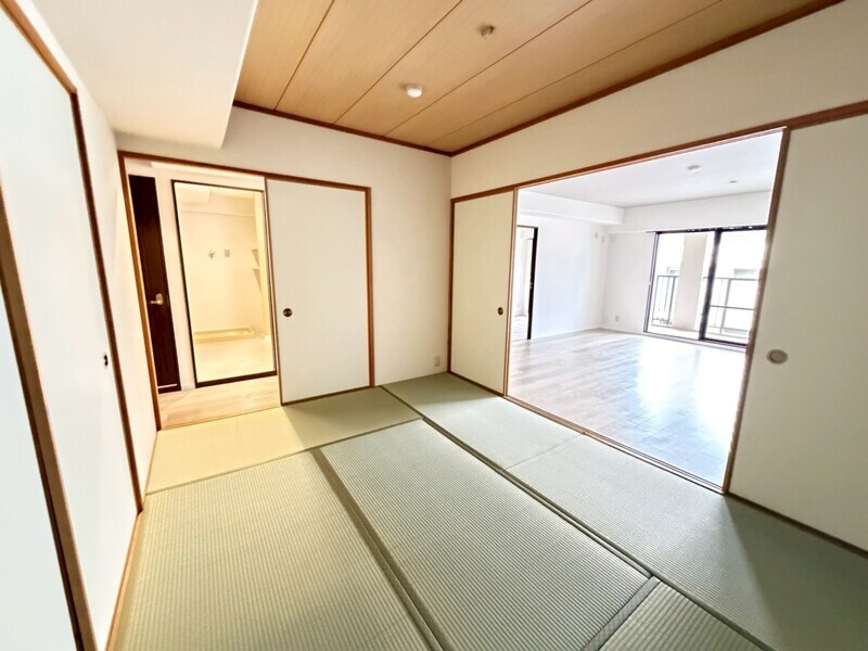 ロイヤル苦楽園の居間写真