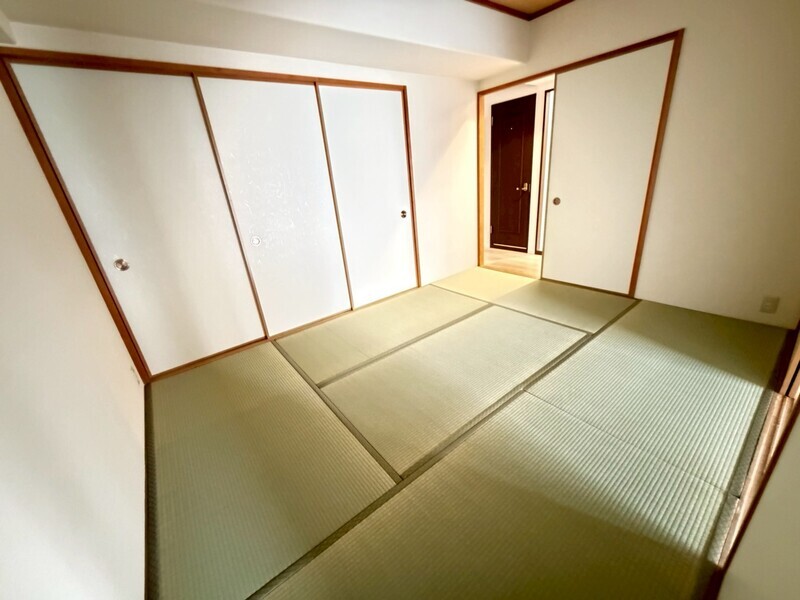 ロイヤル苦楽園の居間写真