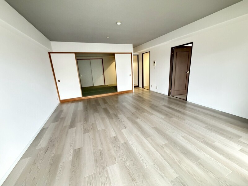 ロイヤル苦楽園の居間写真