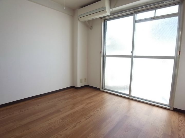 甲南コートドールの居間写真