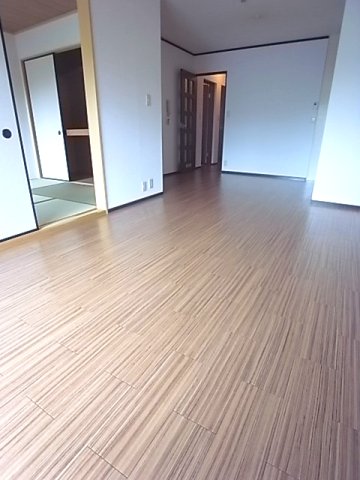 バン・ヴェール芦屋の居間写真