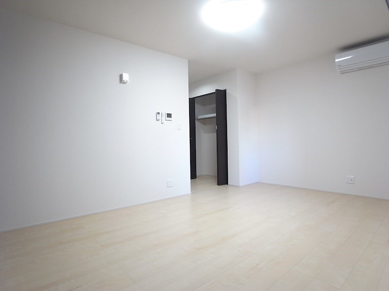 フジパレス東灘III番館の居間写真