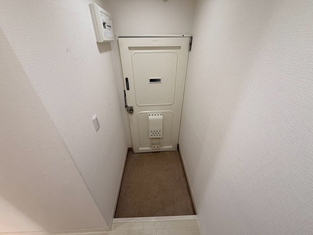 六甲ビルの玄関写真