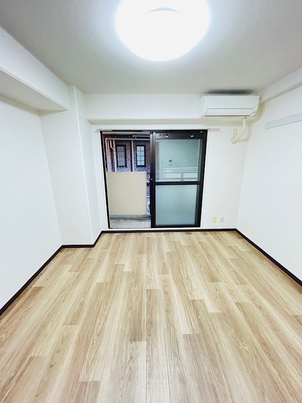 普茶マンションの居間写真