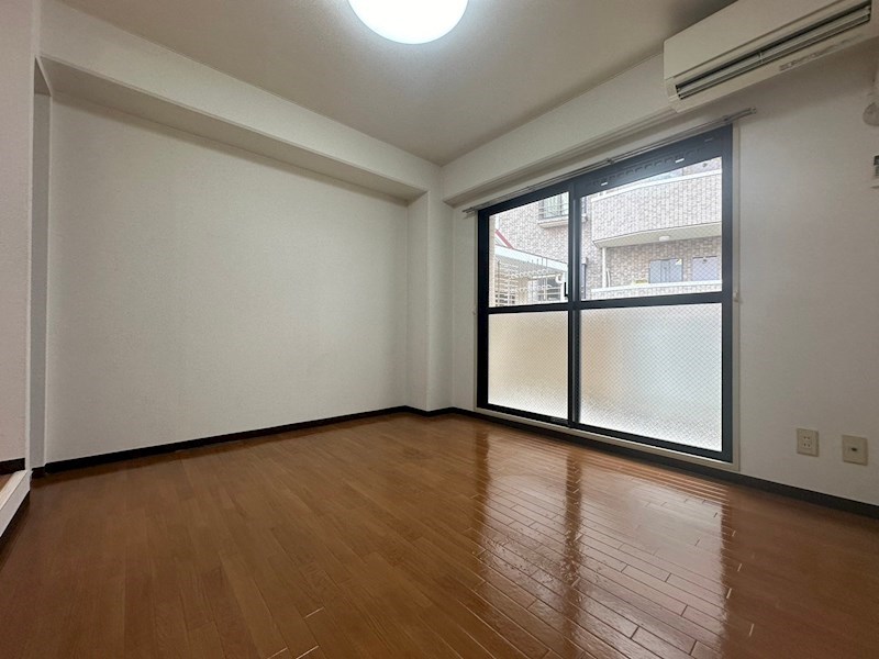 普茶マンションの居間写真