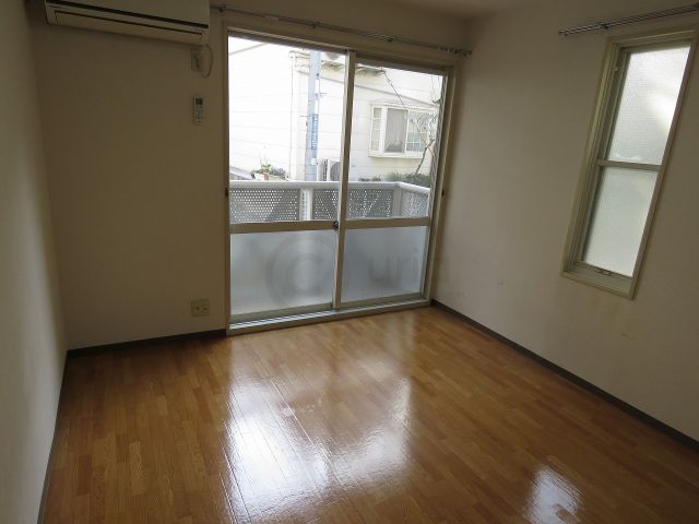クァトルセゾン六甲道の居間写真
