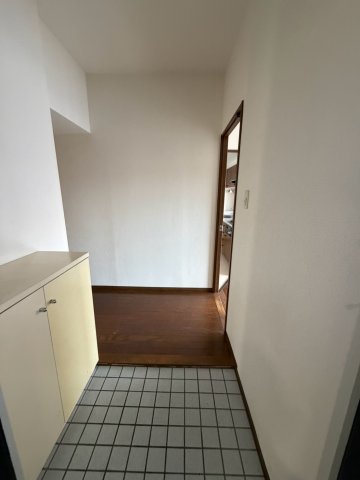 クレフ本山の玄関写真