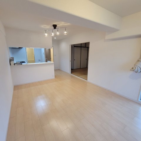 フォレスティア芦屋浜町の居間写真