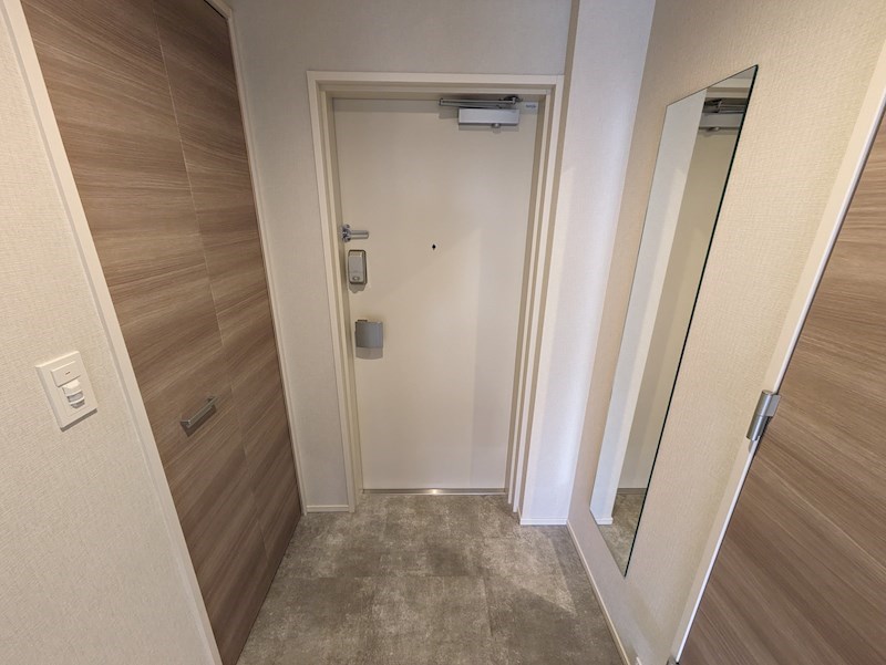フレンシア西宮北口の玄関写真