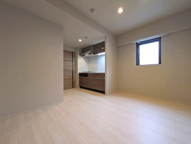 フレンシア西宮北口の居間写真
