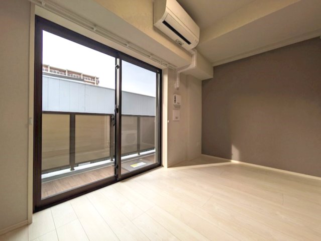 フレンシア西宮北口の居間写真