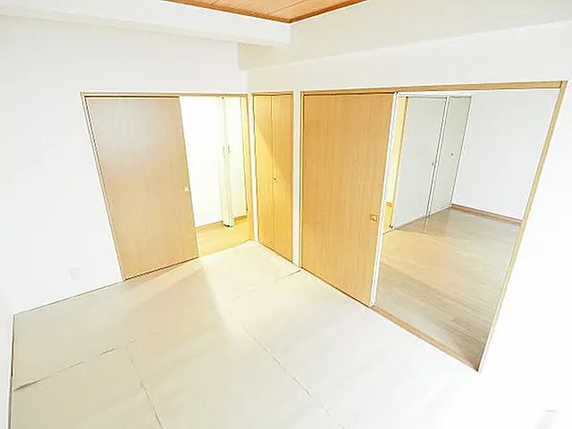 クレール甲南の居間写真