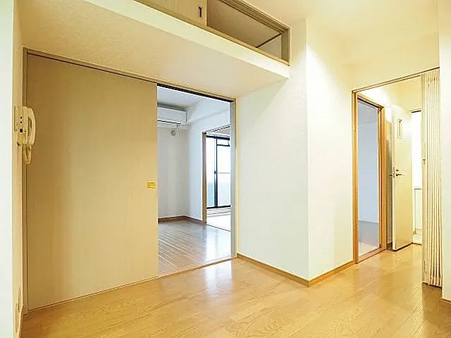 クレール甲南の居間写真