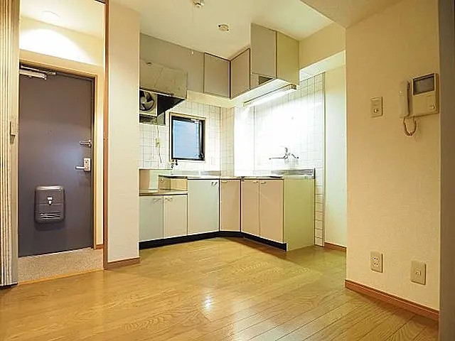 クレール甲南の居間写真