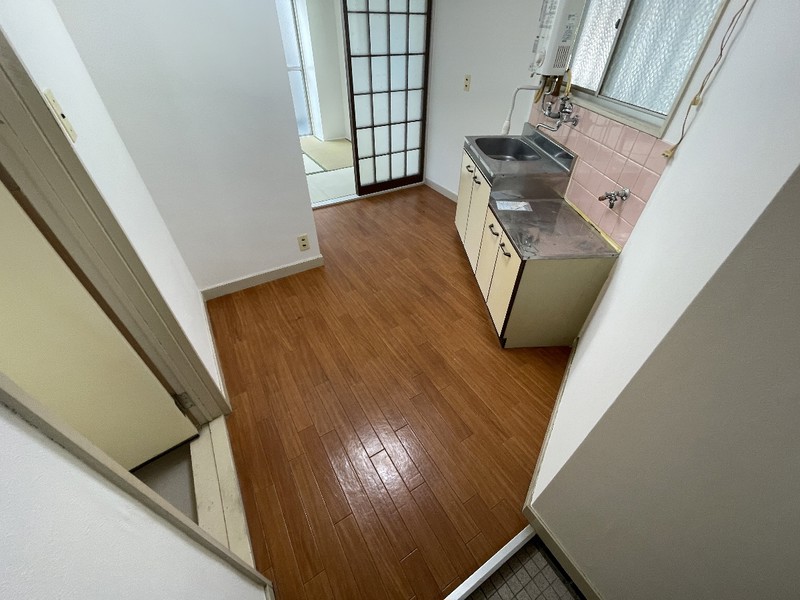 山海マンションの居間写真