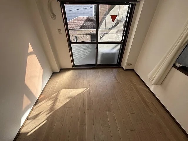 KMマンションの居間写真