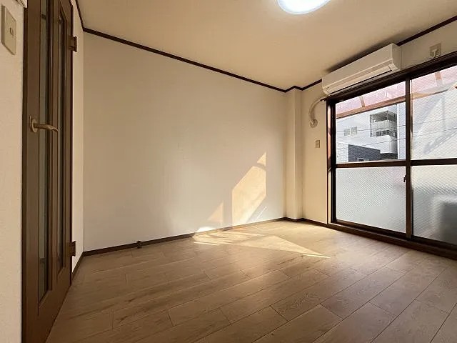 KMマンションの居間写真