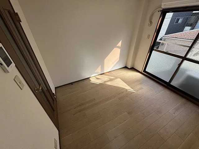 KMマンションの居間写真