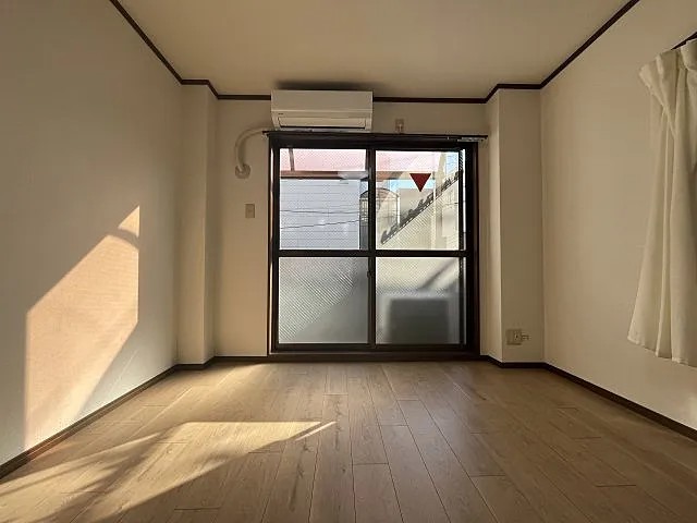 KMマンションの居間写真