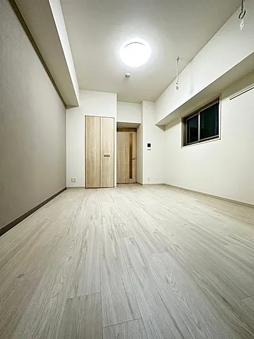 グランビスタ新神戸の居間写真