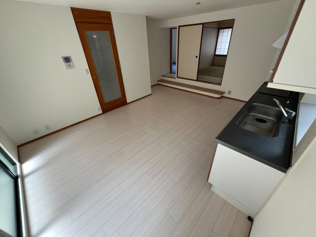 メゾンド夙川の居間写真