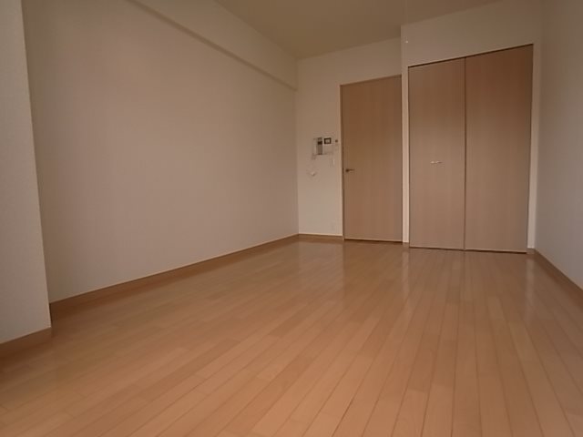 クオーレ三宮1番館の居間写真