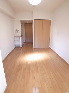 クオーレ三宮一番館の居間写真