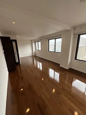 芦屋ガーデンの居間写真