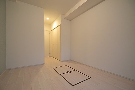 スプランディッド神戸北野の居間写真