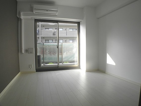 KTG RESIDENCE 芦屋西の居間写真