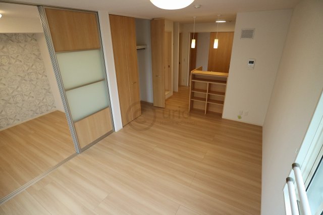 D-room灘北通の居間写真