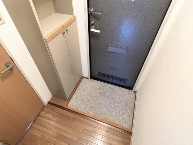 リビング清水町の玄関写真