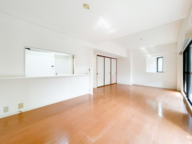 エルシャポー北名次の居間写真