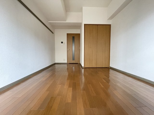 ジェヌイン本山の居間写真