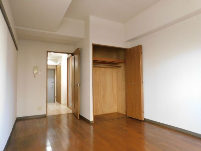 ジェヌイン本山の居間写真