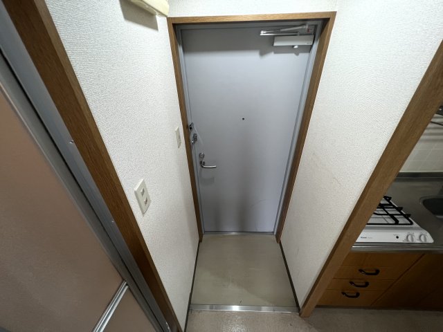 ジェヌイン本山の玄関写真