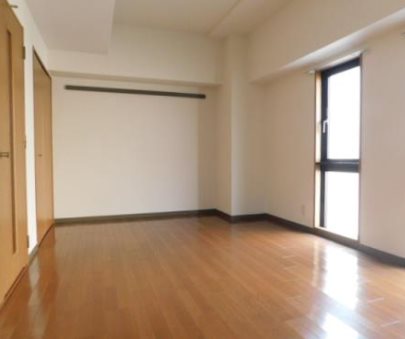 ジェヌイン本山の居間写真