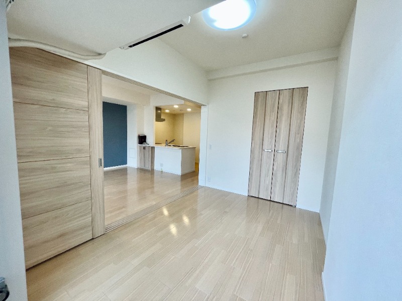 レジュール・ザ・元町駅前の居間写真