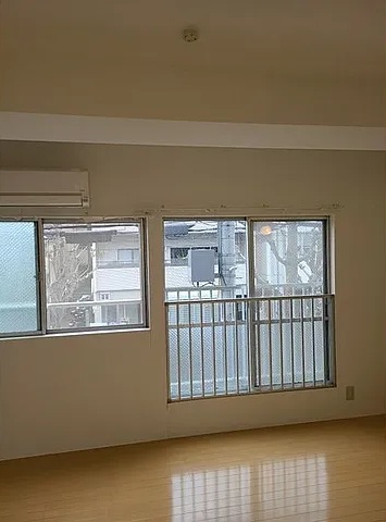 城内マンションの居間写真