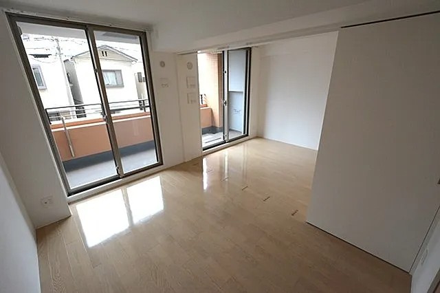 セイル西宮北口の居間写真