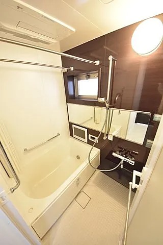 エステムプラザ神戸三宮ルクシアの風呂写真