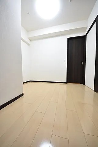 エステムプラザ神戸三宮ルクシアの居間写真