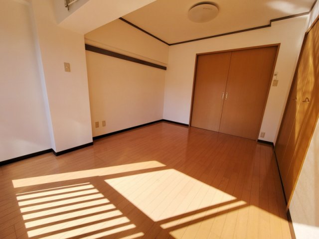 ヤマウラ77ビルの居間写真
