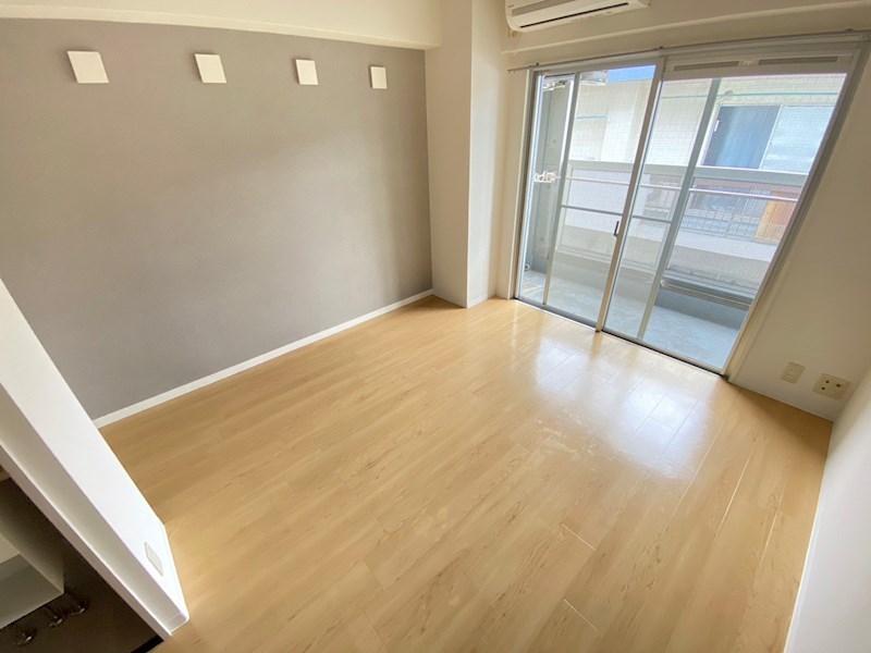 キューブ芦屋の居間写真