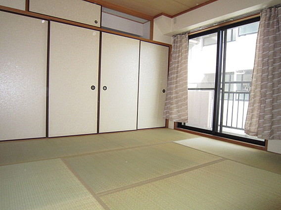 フェリース本庄の居間写真