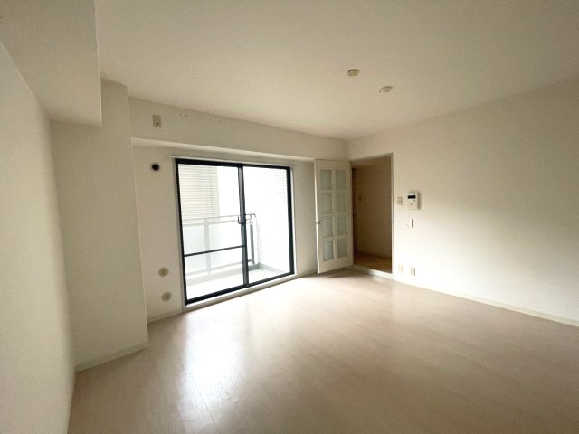 ロイヤル六甲駅前の居間写真