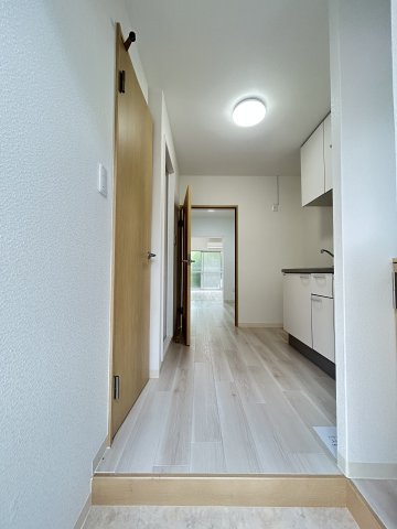 植田マンション神前の玄関写真