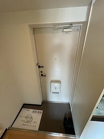 シャルムMITIの玄関写真