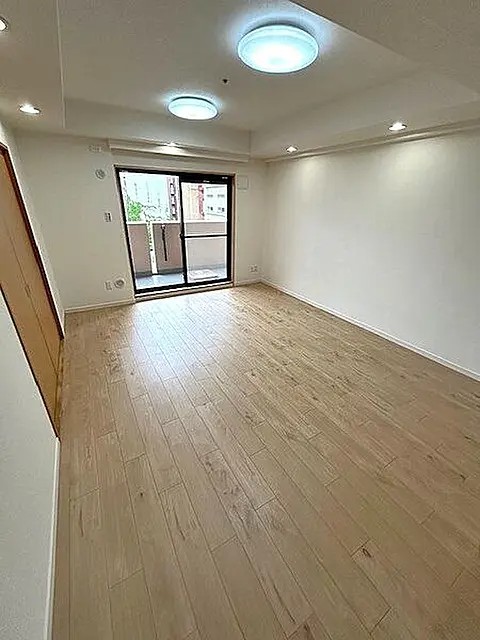 ディナスティみなと元町の居間写真