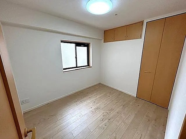 ディナスティみなと元町の居間写真
